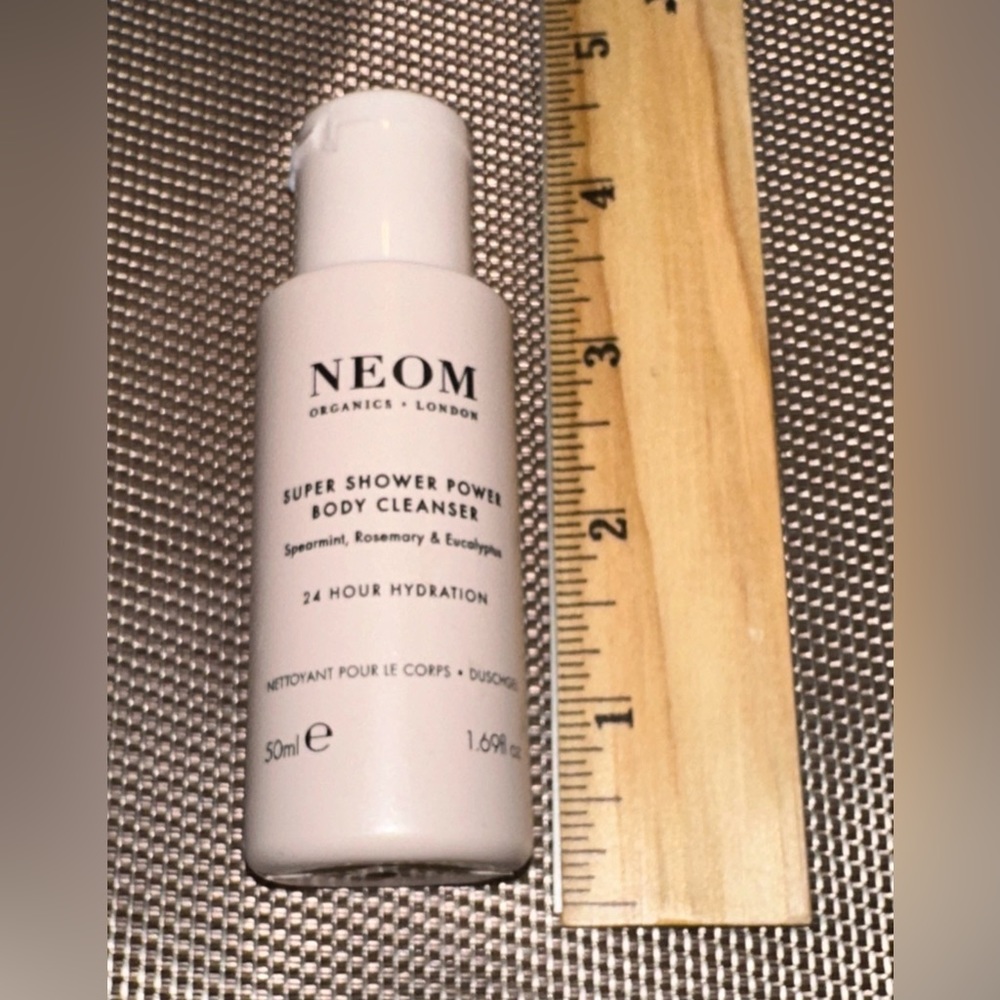 Neom Super Shower Power Body Cleanser 50 ml 1.69 fl oz Travel Size NEW
